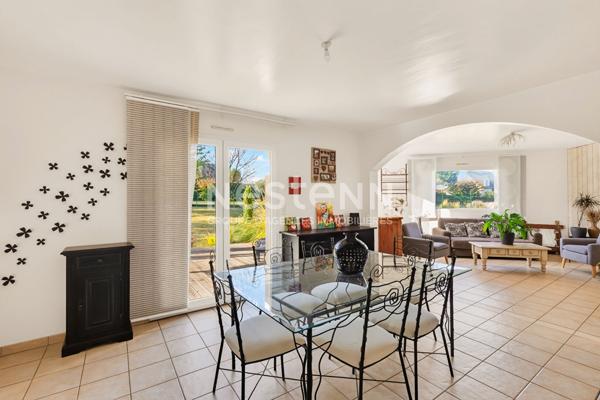À vendre à Pommeret - Maison, contemporaine de 2003, 4 chambres, vie de plain-pied, à seulement 200 m du bourg !