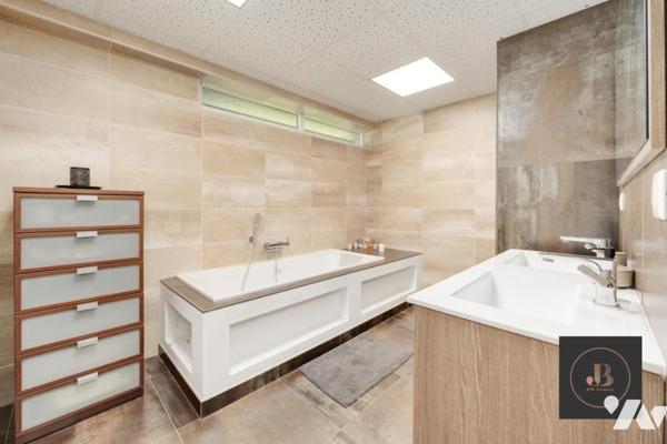 Maison F6 entièrement rénovée, jardin, terrasse.