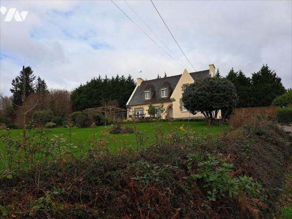 A VENDRE HUELGOAT SUPERBE MAISON AVEC TERRAIN