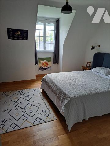 A VENDRE HUELGOAT SUPERBE MAISON AVEC TERRAIN