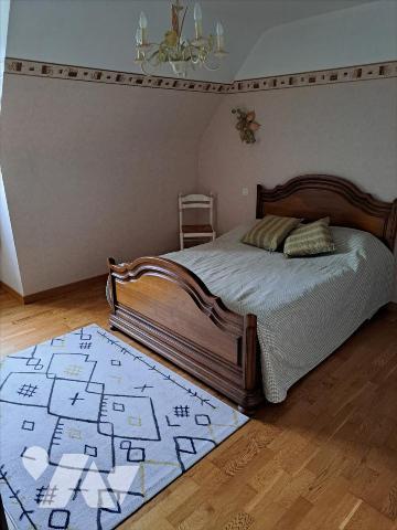 A VENDRE HUELGOAT SUPERBE MAISON AVEC TERRAIN