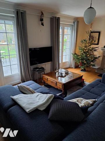 A VENDRE HUELGOAT SUPERBE MAISON AVEC TERRAIN