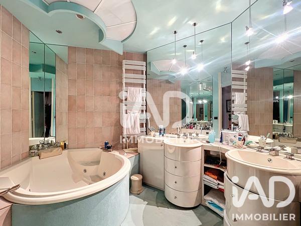 Maison à vendre 8 pièces 226 m² Le Puy-en-Velay