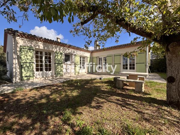 Maison
         4 pièces
        - 102 m² 171 000 €*