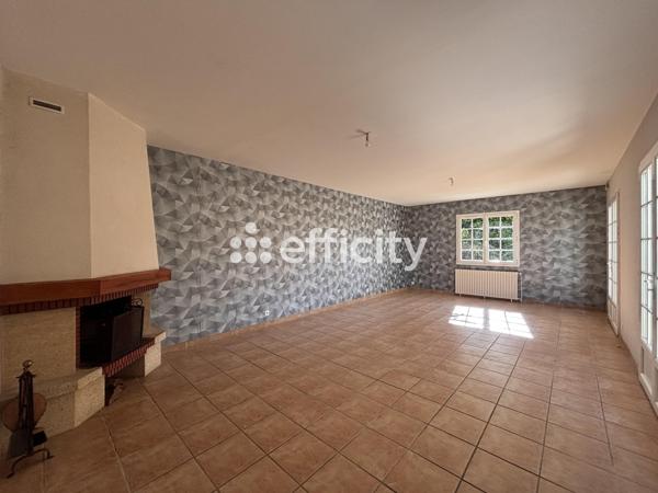 Maison
         4 pièces
        - 102 m² 171 000 €*