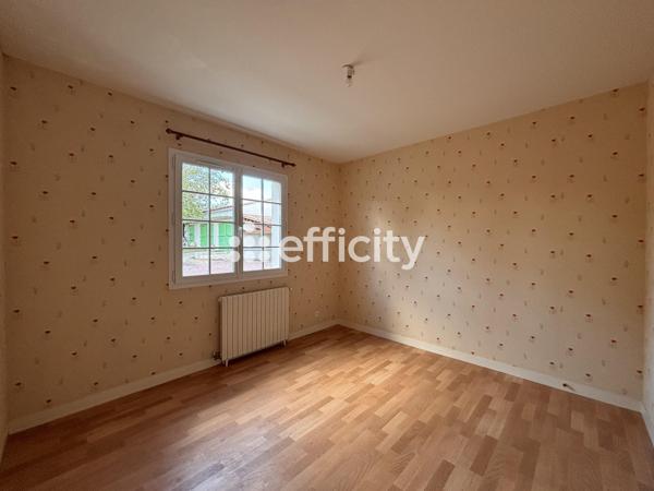 Maison
         4 pièces
        - 102 m² 171 000 €*