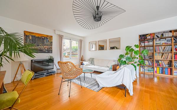 Appartement à vendre    3 pièces • 83,23 m2 Paris 18