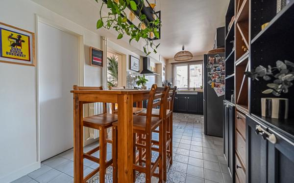 Appartement à vendre    3 pièces • 83,23 m2 Paris 18