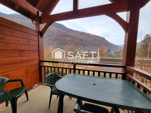 Appartement T3 de 49m², deux chambres dont une avec salle d'eau, un balcon vue dégagée, salle de sport, piscine.