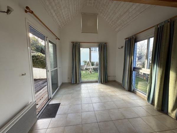 Maison en pierre des années 1900  Quartier recherché sur les hauteurs de Quimperlé