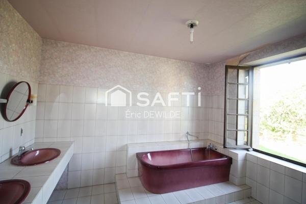 Spacieuse maison familiale de 206 m² habitables, au cœur de Saint-Hilaire-du-Harcouët.