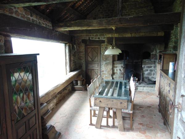 Propriété avec habitation de 320 m², 4 dépendances, terrain 1,3 ha, Lonlay L'Abbaye