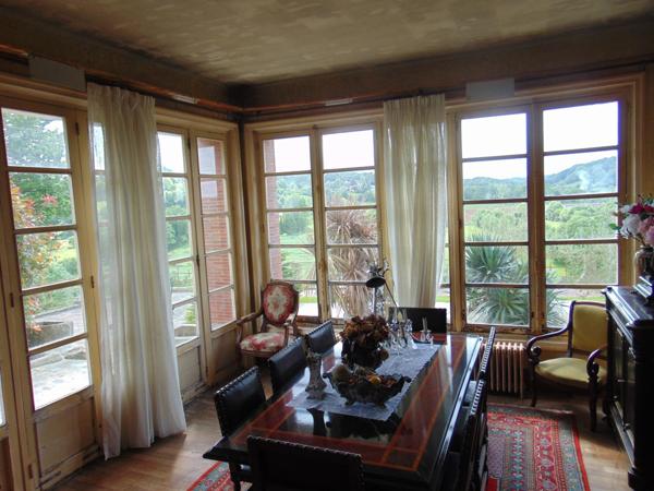 Propriété avec habitation de 320 m², 4 dépendances, terrain 1,3 ha, Lonlay L'Abbaye