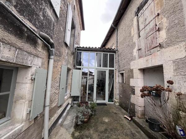 Maison à vendre 79 840 € Gurat 3 p 93 m² DPE E