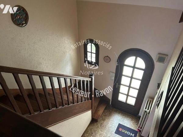 Maison familiale, 6 chambres, avec sous-sol total, terrasse et jardin