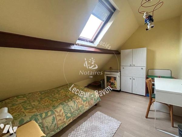 Maison familiale, 6 chambres, avec sous-sol total, terrasse et jardin