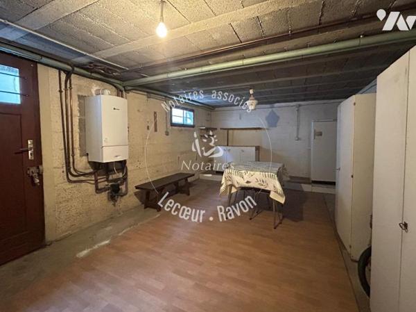 Maison familiale, 6 chambres, avec sous-sol total, terrasse et jardin