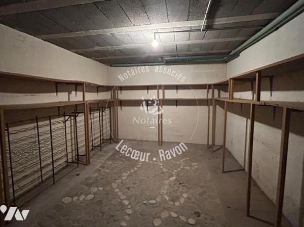 Maison familiale, 6 chambres, avec sous-sol total, terrasse et jardin