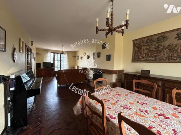 Maison familiale, 6 chambres, avec sous-sol total, terrasse et jardin