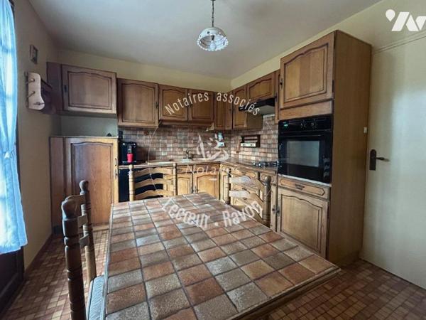 Maison familiale, 6 chambres, avec sous-sol total, terrasse et jardin