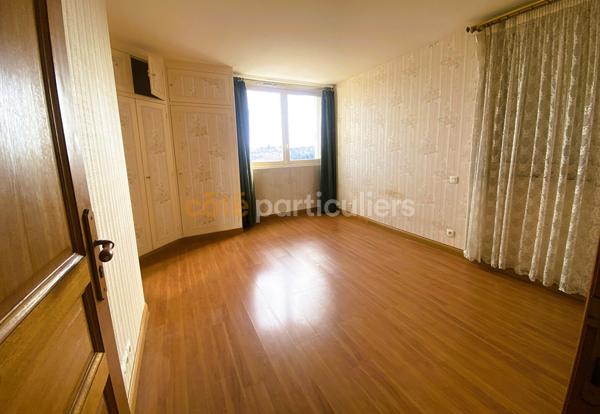 Vente
                Appartement69,8 m² - 3 Pièces -
                    POITIERS (86000)