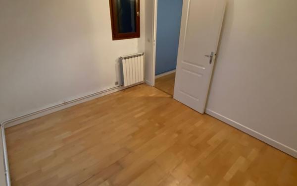 Maison à vendre    8 pièces •  Saint-Michel-de-Fronsac