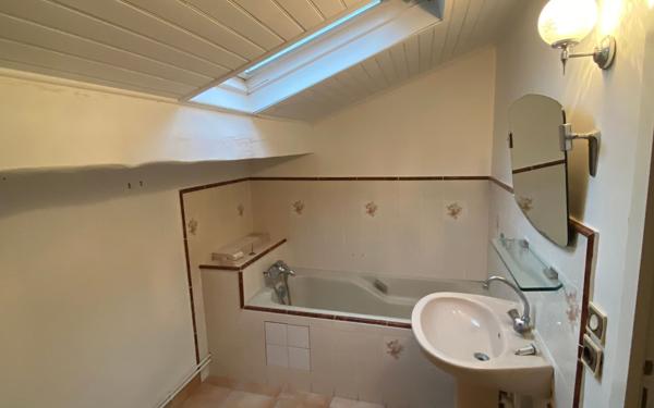 Maison à vendre    8 pièces •  Saint-Michel-de-Fronsac