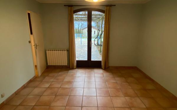 Maison à vendre    8 pièces •  Saint-Michel-de-Fronsac