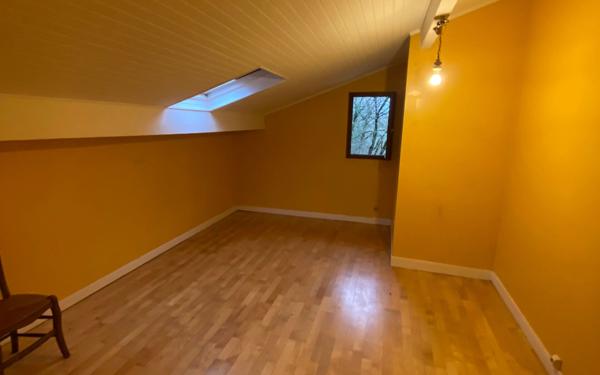 Maison à vendre    8 pièces •  Saint-Michel-de-Fronsac