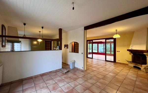 Maison à vendre    8 pièces •  Saint-Michel-de-Fronsac