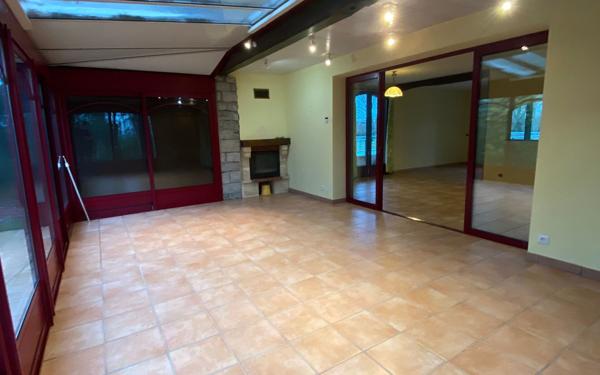 Maison à vendre    8 pièces •  Saint-Michel-de-Fronsac