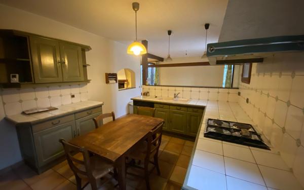 Maison à vendre    8 pièces •  Saint-Michel-de-Fronsac