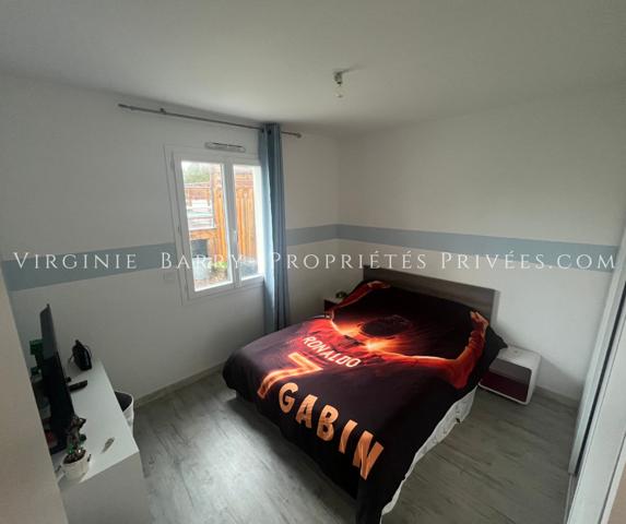 BELLE MAISON T4 DE PLAIN PIED NON MITOYENNE AVEC PISCINE