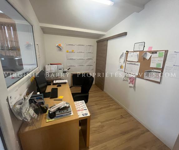 BELLE MAISON T4 DE PLAIN PIED NON MITOYENNE AVEC PISCINE