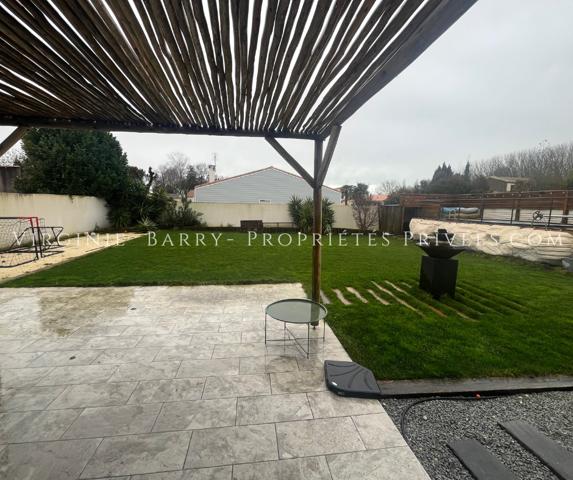 BELLE MAISON T4 DE PLAIN PIED NON MITOYENNE AVEC PISCINE