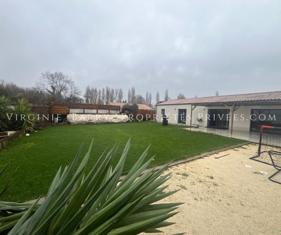 BELLE MAISON T4 DE PLAIN PIED NON MITOYENNE AVEC PISCINE