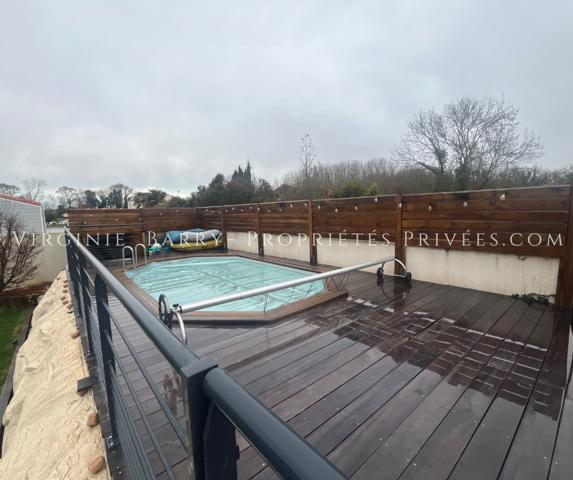 BELLE MAISON T4 DE PLAIN PIED NON MITOYENNE AVEC PISCINE