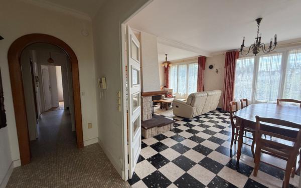 Maison à vendre    6 pièces •  Mamers