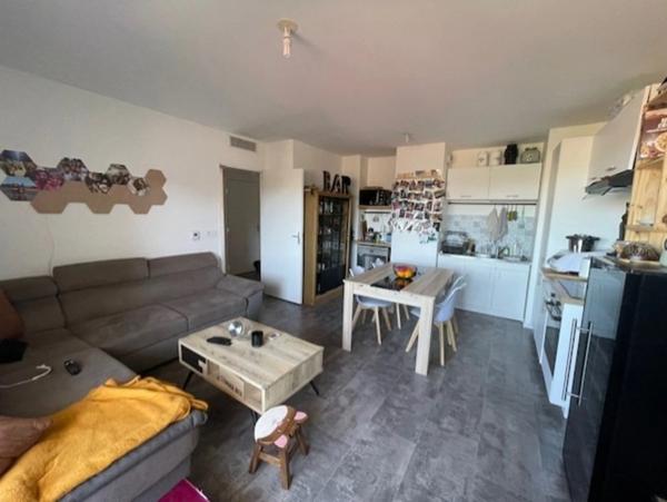 Appartement de 57 m² à vendre 3 pièces abec garage BOURGOIN JALLIEU (38)