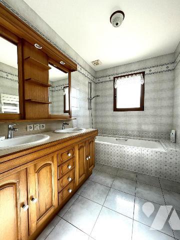 A VENDRE - REZE - Trocardiere- Au calme - Maison de plain-pied d'env 108.64m² sur 503m² de terrain.