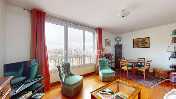 2 pièces à 5 minutes du Metro Mairie des Lilas au dernier étage avec box