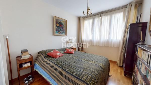 2 pièces à 5 minutes du Metro Mairie des Lilas au dernier étage avec box