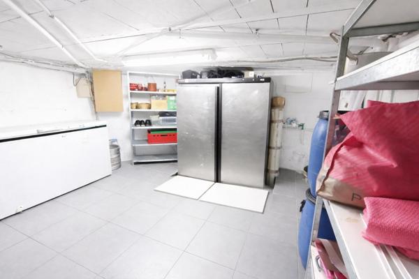 Rare : Restaurant avec scène musicale + licence IV