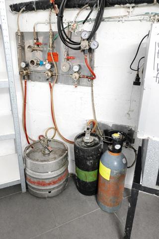 Rare : Restaurant avec scène musicale + licence IV