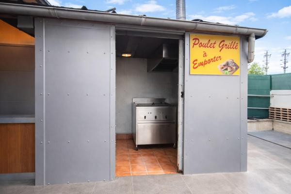 Rare : Restaurant avec scène musicale + licence IV