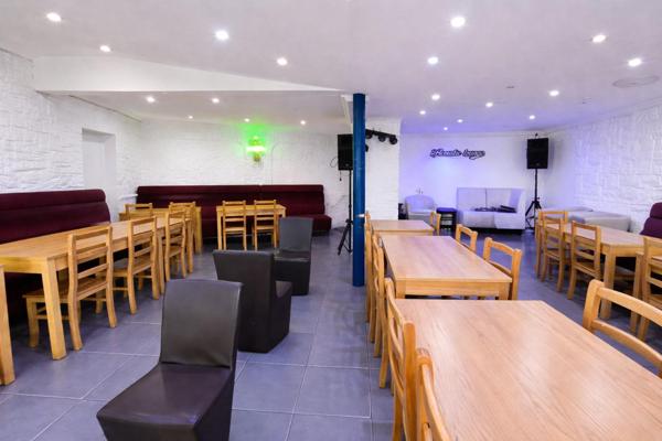 Rare : Restaurant avec scène musicale + licence IV