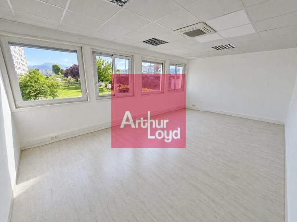 CLERMONT-FERRAND A VENDRE IMMEUBLE 316 M² - BUREAUX et RESERVE AVENUE EDOUARD MICHELIN