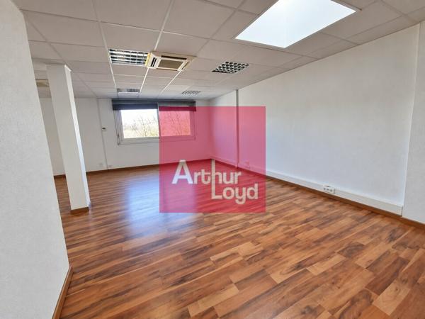 CLERMONT-FERRAND A VENDRE IMMEUBLE 316 M² - BUREAUX et RESERVE AVENUE EDOUARD MICHELIN