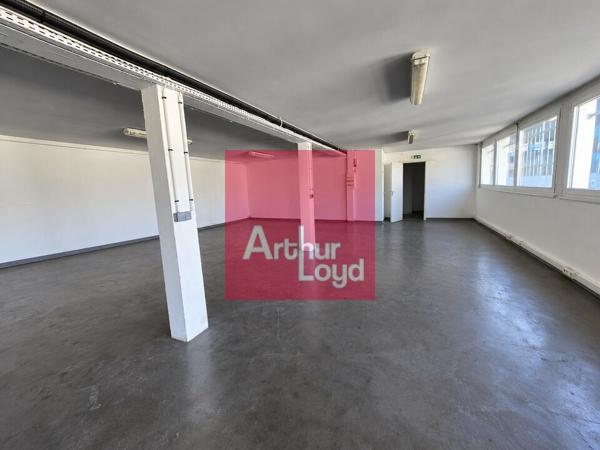 CLERMONT-FERRAND A VENDRE IMMEUBLE 316 M² - BUREAUX et RESERVE AVENUE EDOUARD MICHELIN