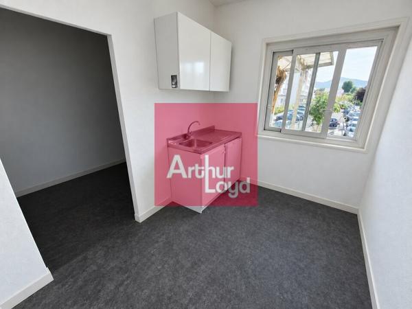 CLERMONT-FERRAND A VENDRE IMMEUBLE 316 M² - BUREAUX et RESERVE AVENUE EDOUARD MICHELIN